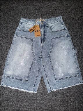 Light Wash Men’s Denim Utility Shorts